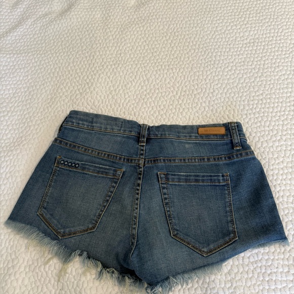 Blank NYC Distressed Blue Jean Shorts.. worn a few times - Picture 3 of 3